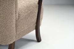 Mid Century Upholstered Armchair with Curved Armrests Europe ca 1950s - 2689094