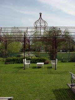 Mid Victorian Moorish wrought cast iron pergola or decorative garden structure - 4189872