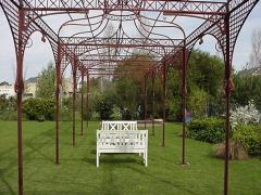 Mid Victorian Moorish wrought cast iron pergola or decorative garden structure - 4189874