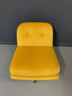 Midcentury Swivel Chair in Marigold Velvet - 2508606