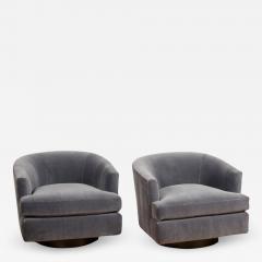 Milo Baughman A pair of Mid Century barrel back swivel chairs in the manner of Milo Baughman - 2035859