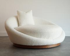 Milo Baughman Milo Baughman Satellite Chaise Lounge in Boucle and Walnut C 1970s - 4581906