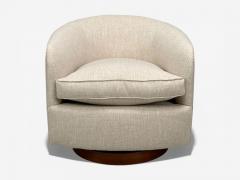 Milo Baughman Milo Baughman Swivel Chairs Beige Upholstery Walnut USA 1970s - 4451175
