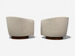 Milo Baughman Milo Baughman Swivel Chairs Beige Upholstery Walnut USA 1970s - 4451178