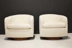 Milo Baughman Milo Baughman Tilt Swivel Lounge Chairs in Kelly Wearstler Off White Upholstery - 2307308