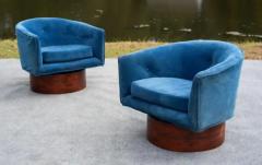 Milo Baughman Pair of Milo Baughman for Thayer Coggin Swivel Lounge Chairs in Rosewood Blue - 3862617