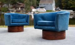 Milo Baughman Pair of Milo Baughman for Thayer Coggin Swivel Lounge Chairs in Rosewood Blue - 3862652