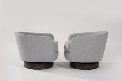 Milo Baughman Set of Swivel Tilt Lounge Chairs by Milo Baughman C 1960s - 3589024