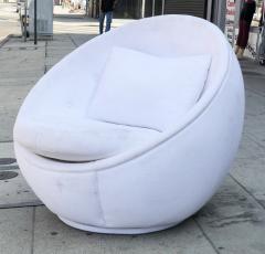 Milo Baughman Stunning Egg Swivel Chair by Milo Baughman for Thayer Coggin - 741278