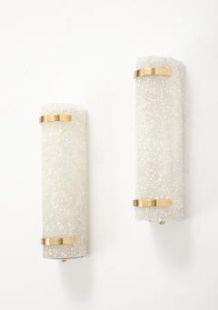 Minimalist pair of 1950s French Textured Resin and Brass Wall Sconces  - 3950921