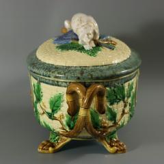 Minton Majolica Game Pie Dish with Gun Dog - 2726921