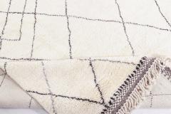 Modern Moroccan Rug - 3588372