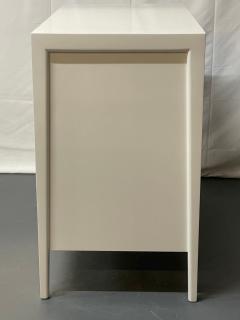 Modern White Lacquered Chest Commode Bedside Stand Michell Gold Bob Williams - 2811607