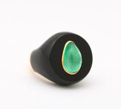 Modernist Onyx Emerald and 18 k Gold Ring - 4422894