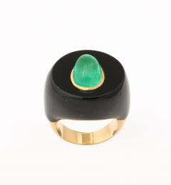 Modernist Onyx Emerald and 18 k Gold Ring - 4422899