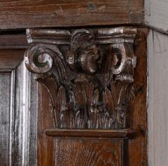 Monumental 17th Century Dutch Cabinet in Sculpted Oak - 4581641