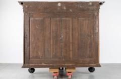 Monumental 17th Century Dutch Cabinet in Sculpted Oak - 4581644
