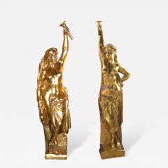 Monumental Golden Girls Statues for the Crazy Horse Paris - 339803