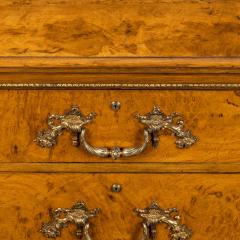 Morel and Seddon A fine George IV burr oak chest of drawers in the manner of Morel and Seddon - 1783663