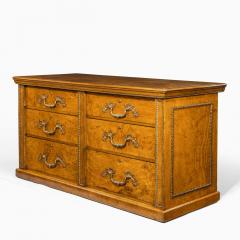 Morel and Seddon A fine George IV burr oak chest of drawers in the manner of Morel and Seddon - 1783666