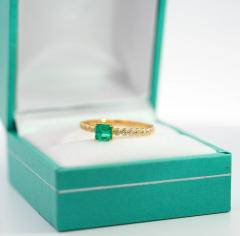 Natural Emerald Square Cut Thin Ribbed Band Stacking Ring in 18K Yellow Gold - 3513239