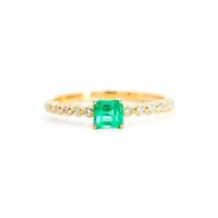 Natural Emerald Square Cut Thin Ribbed Band Stacking Ring in 18K Yellow Gold - 3600741