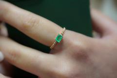 Natural Emerald and Diamond Ribbed Shank Thin Stacking Ring in 18K Rose Gold - 3513205