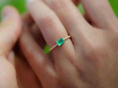 Natural Emerald and Diamond Ribbed Shank Thin Stacking Ring in 18K Rose Gold - 3513209