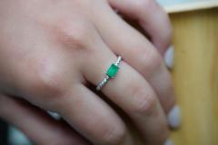 Natural Emerald and Diamond Ribbed Thin Stacking Ring in 18K White Gold - 3513228