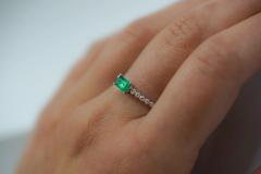 Natural Emerald and Diamond Ribbed Thin Stacking Ring in 18K White Gold - 3513230