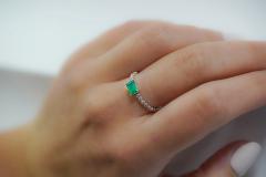 Natural Emerald and Diamond Ribbed Thin Stacking Ring in 18K White Gold - 3513234