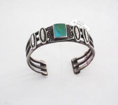 Navajo bracelet with rectangular center stone - 1319241