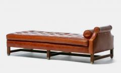 Neoclassical Daybed in Antique Chestnut Leather with Walnut and Brass Base - 3253665