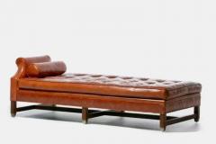 Neoclassical Daybed in Antique Chestnut Leather with Walnut and Brass Base - 3253681