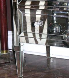 Neoclassical Modern 4 Drawer Mirrored Dresser - 3113298