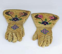 Nez Perces Beaded Gauntlets - 193399