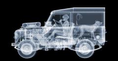 Nick Veasey Land Rover Walkies - 4610605