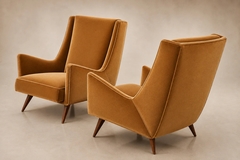 Novo Rumo Brazilian Modern Pair of Camel Mohair Club Chairs in Hardwood Att to Novo Rumo - 4694198