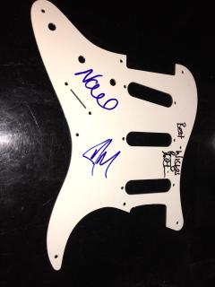 OASIS AUTOGRAPHED STRATOCASTER STYLE PICKGUARD - 790995