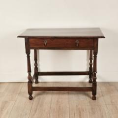 One Drawer Walnut Tavern Table English or American circa 1720 - 4552062