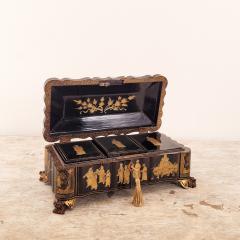 Opulent Scalloped Lacquered Chinese Export Box circa 1850 - 2791363
