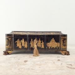 Opulent Scalloped Lacquered Chinese Export Box circa 1850 - 2791370
