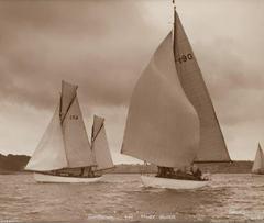 Original Beken photograph of the Gaff rigged Ketch sunshine Circa 1950 - 1369448