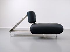 Oscar Niemeyer Mid Century Modern Lounge Chair by Oscar Niemeyer in Leather Plexiglass - 2753325