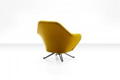 Osvaldo Borsani Osvaldo Borsani P32 Lounge Chair in Ochre Yellow Velvet for Tecno Italy 1956 - 932150