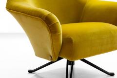 Osvaldo Borsani Osvaldo Borsani P32 Lounge Chair in Ochre Yellow Velvet for Tecno Italy 1956 - 932151