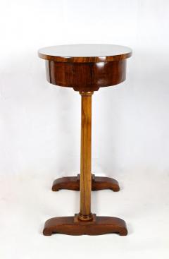 Oval 19th Century Biedermeier Nutwood Side Table Austria circa 1830 - 3524723