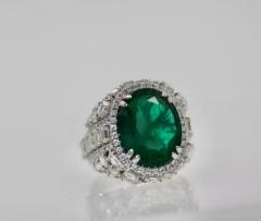 Oval Emerald 12 25 Carat Diamond Surround 8 85 Carat Total Weight 21 10 Carat - 3449064