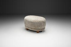 Oval Ottoman in Sheepskin Europe Mid 20th Century - 4604251