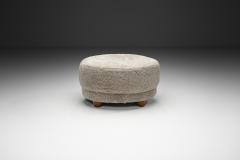 Oval Ottoman in Sheepskin Europe Mid 20th Century - 4604294